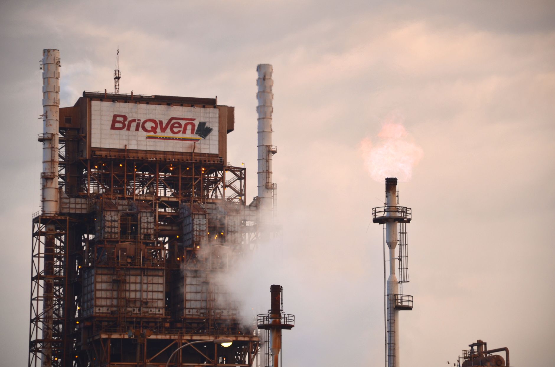 Venezuela oil deal: Wrong regime strikes US agreement
